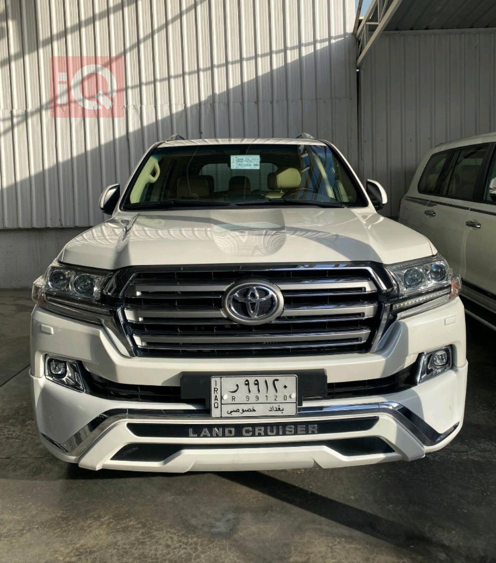 تۆیۆتا لاند کروزەر